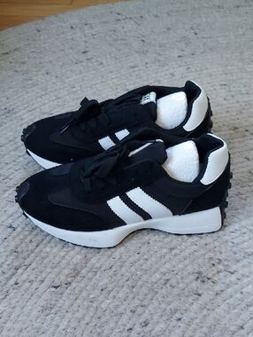 Black and White Stripe Athletic Sneakers